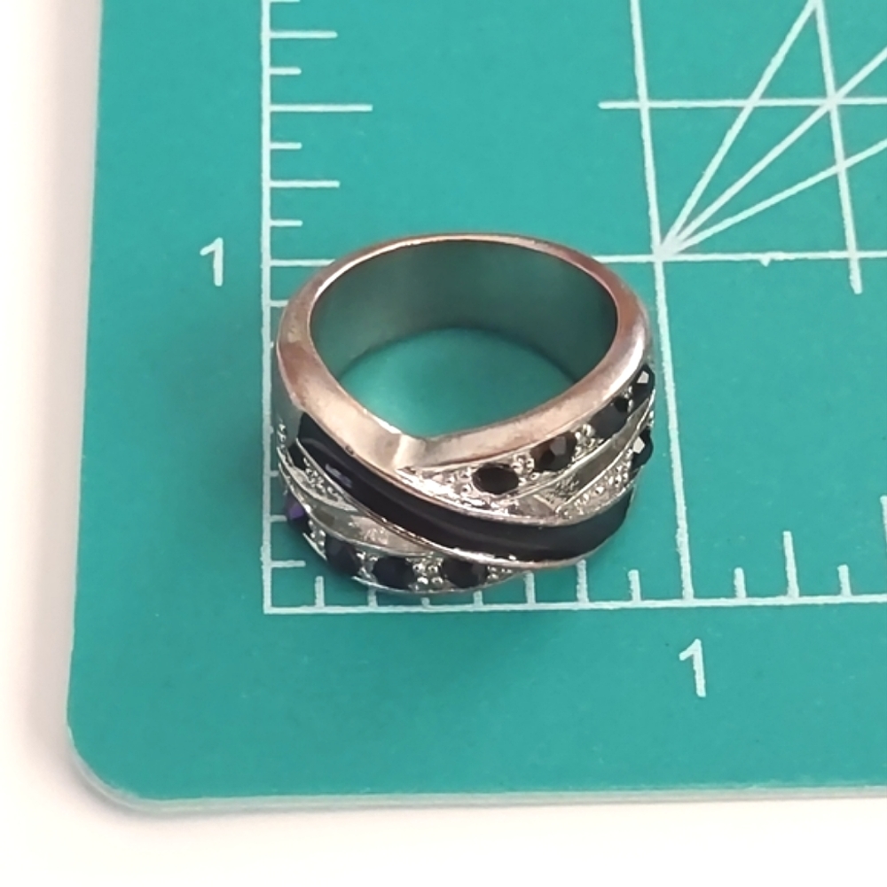 Crossover Cocktail Ring Silver Tone With Black Rh… - image 7